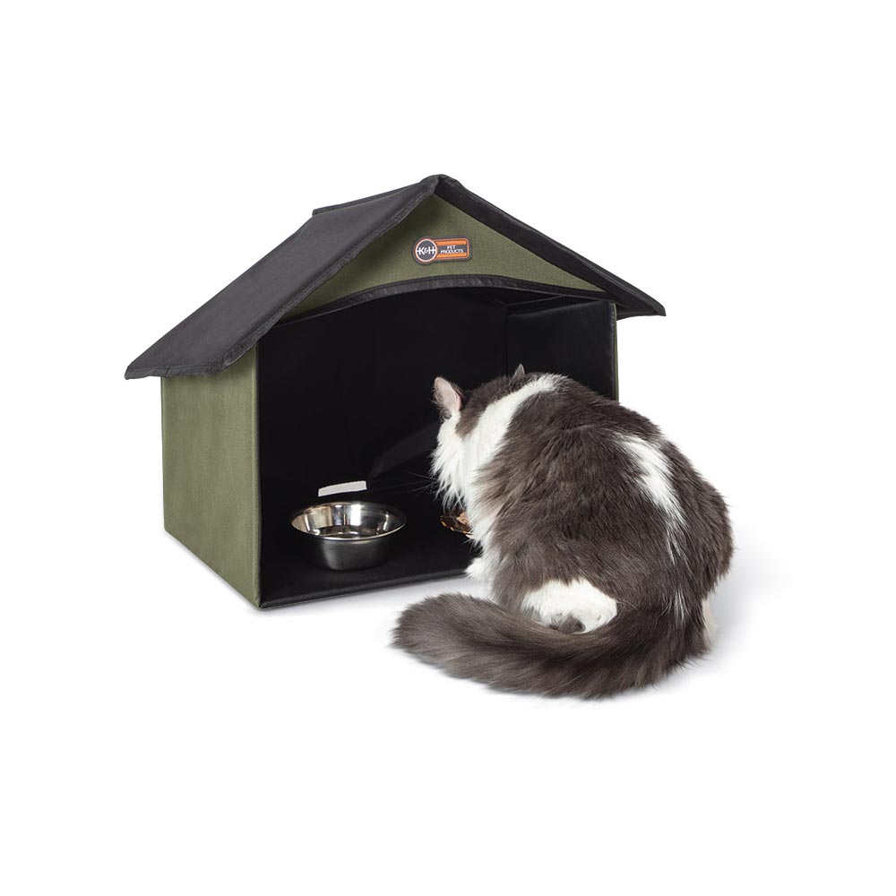 Outdoor Kitty Dining Room